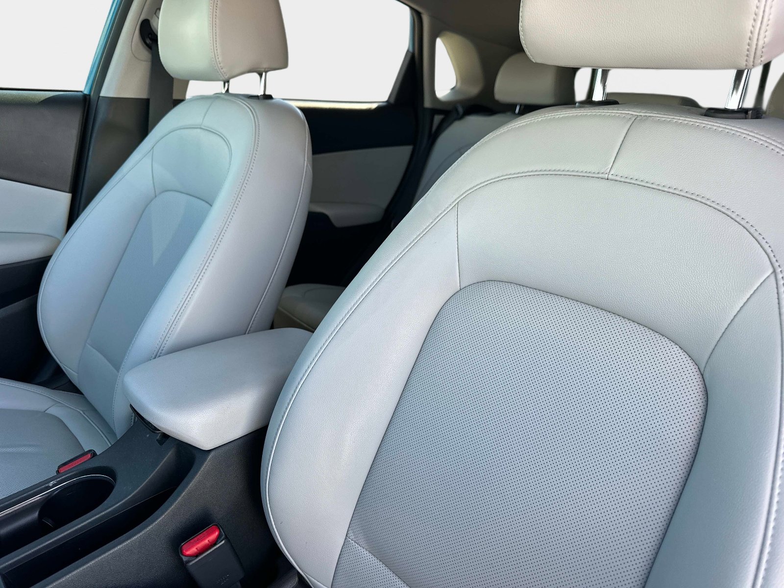 Used 2022 Hyundai Kona Limited image 21