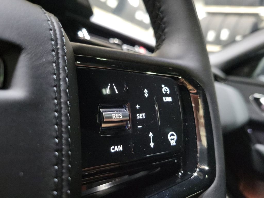 New 2026 Land Rover Range Rover Velar Dynamic SE image 16