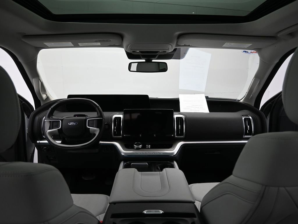 Certified 2025 Ford Expedition Max Platinum image 33