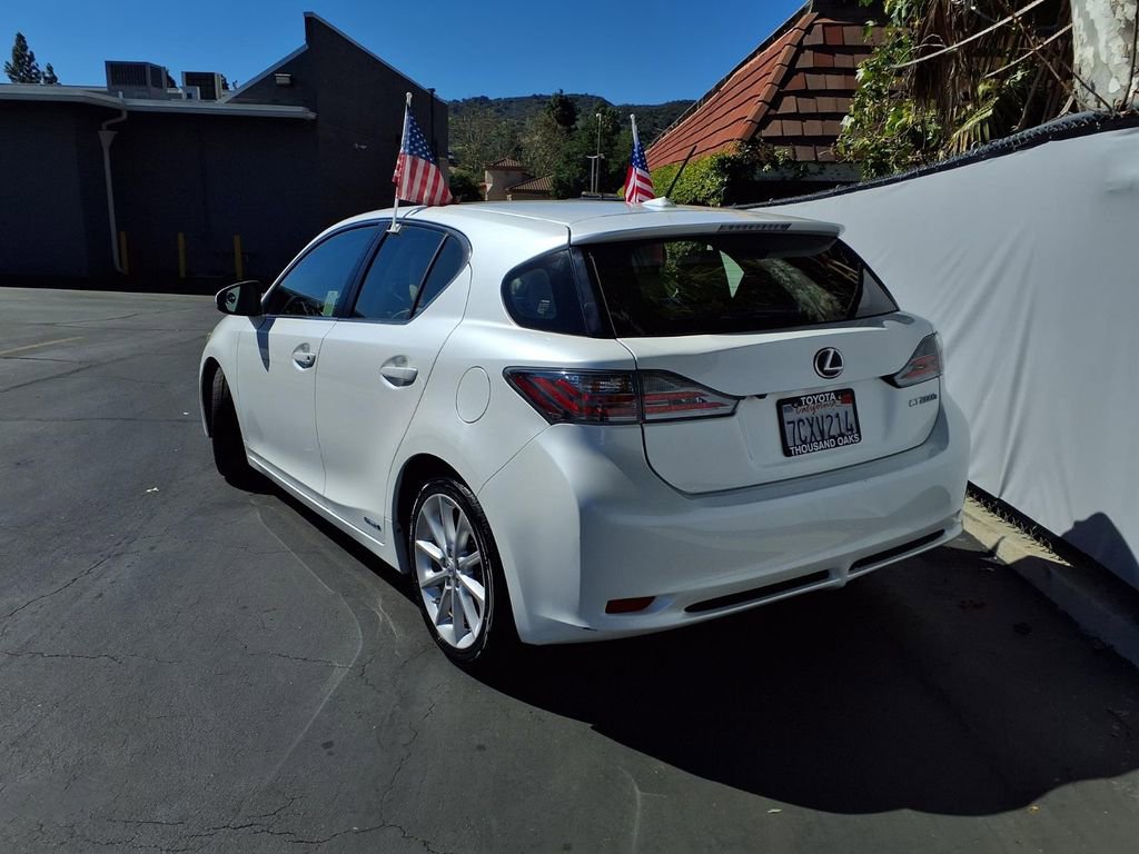 Used 2013 Lexus CT 200h w/ Premium Pkg w/Navigation image 4