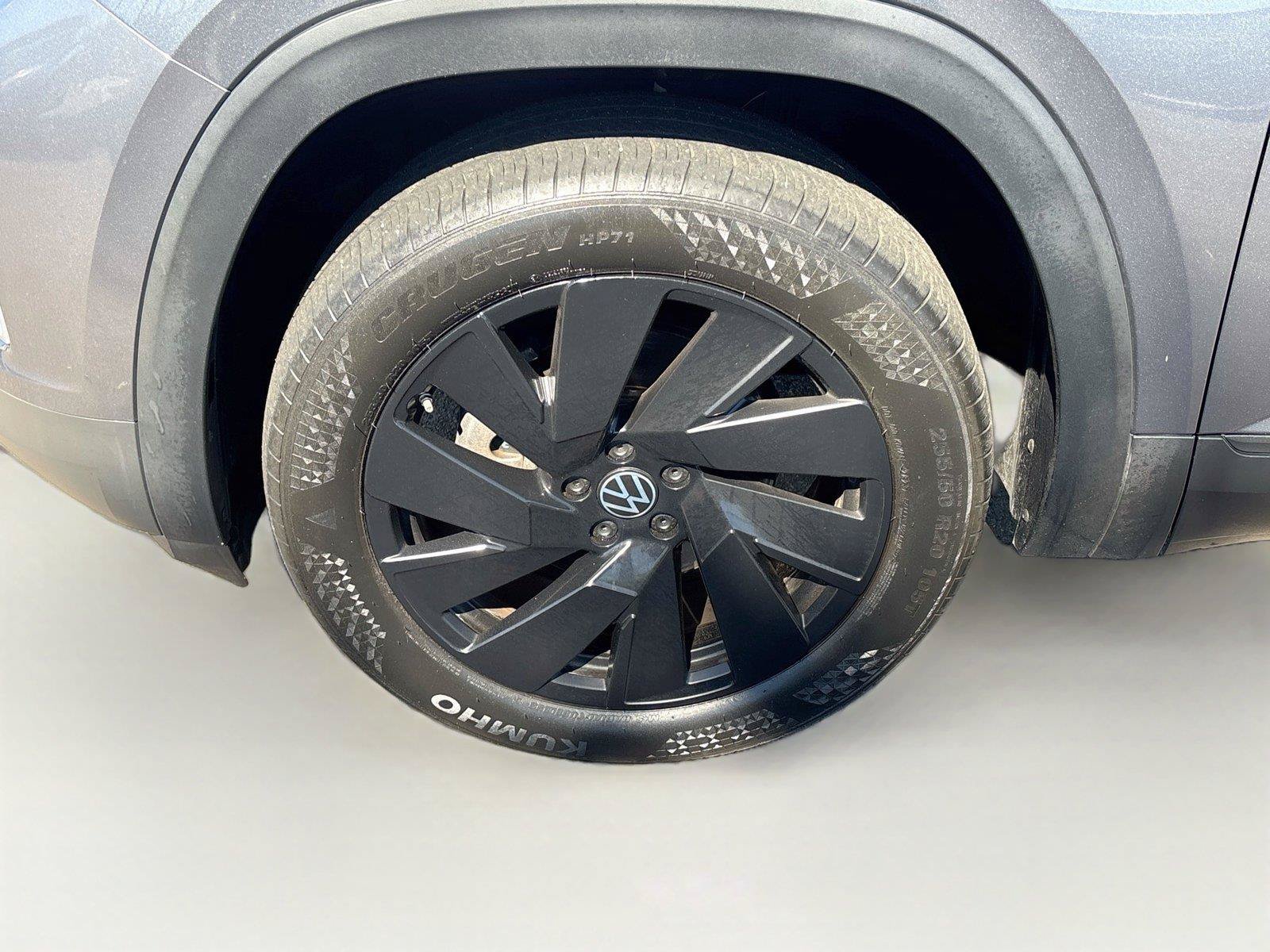 Used 2024 Volkswagen Atlas SE FWD image 32