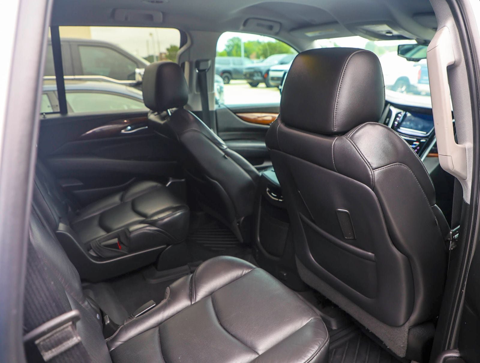 Used 2020 Cadillac Escalade 2WD image 4