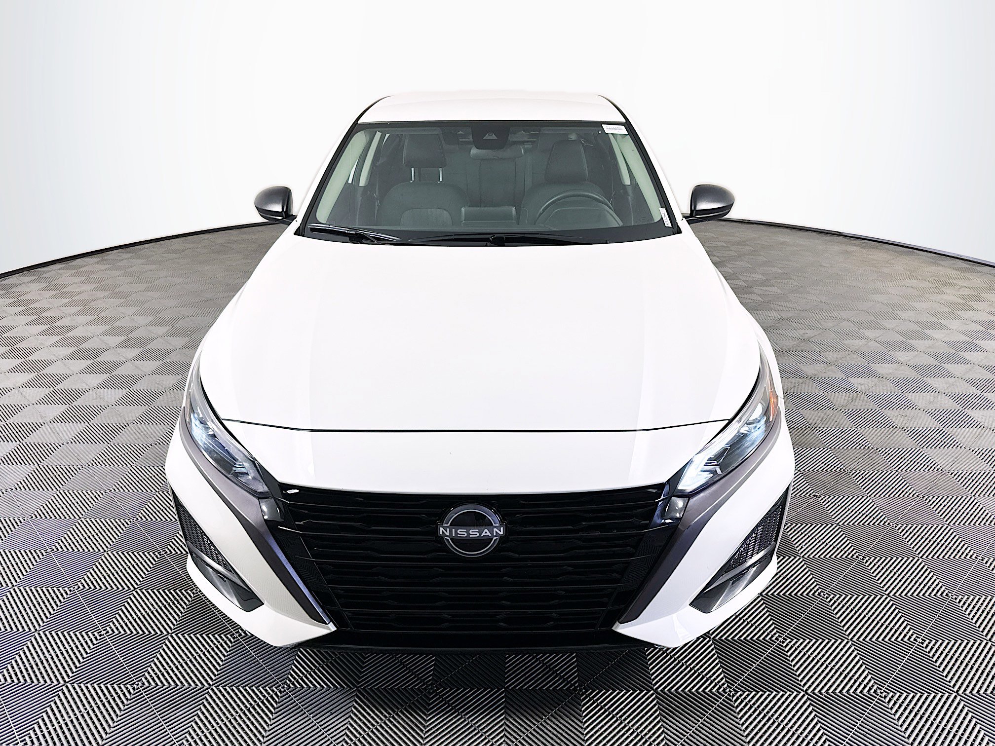 Used 2026 Nissan Altima 2.5 SV FWD image 2