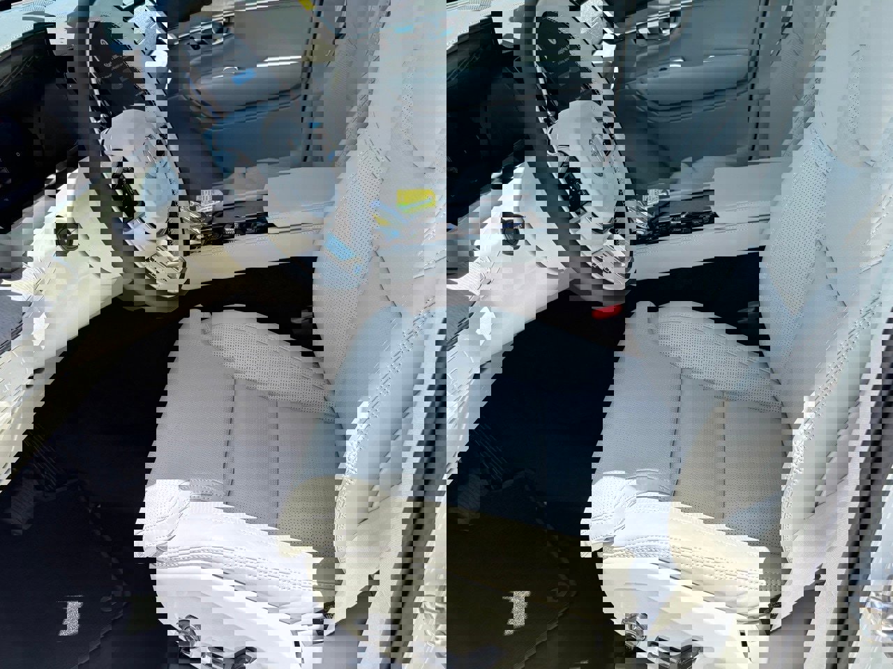 New 2026 Volvo XC90 B6 Ultra image 17