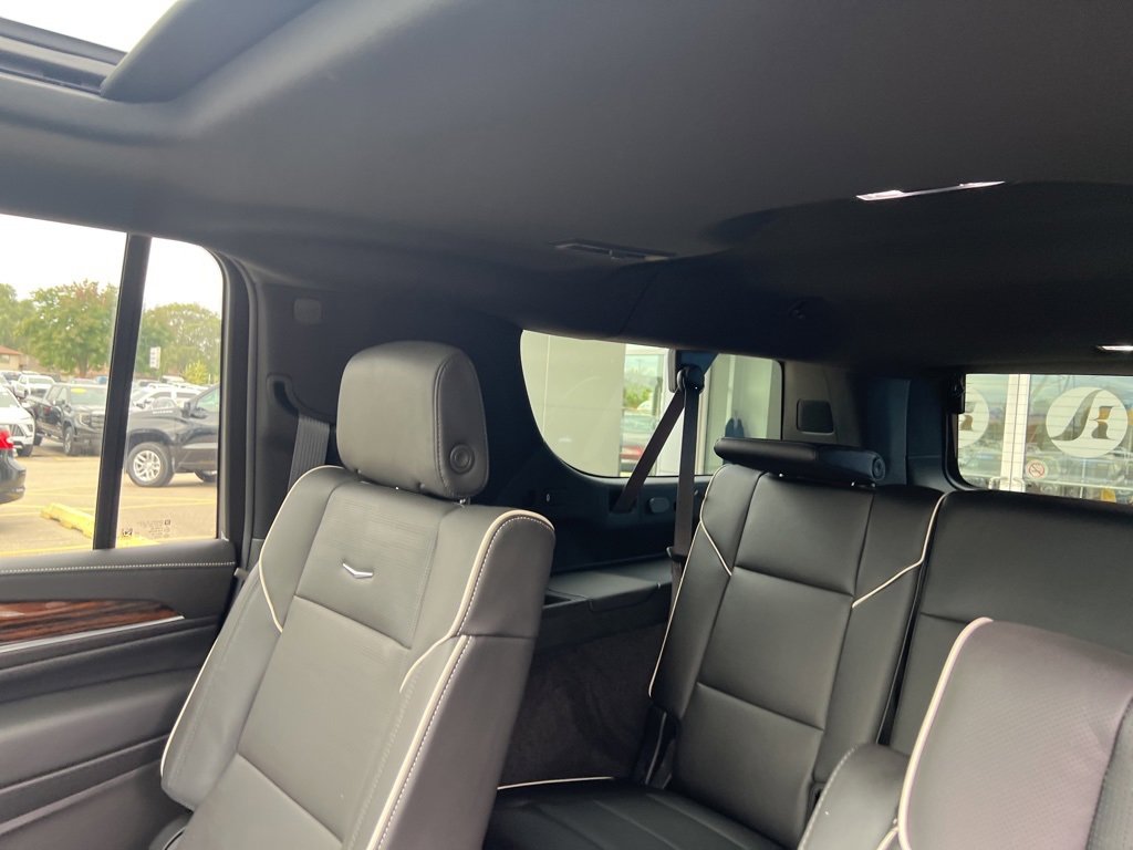 Used 2024 Cadillac Escalade ESV Premium Luxury image 10
