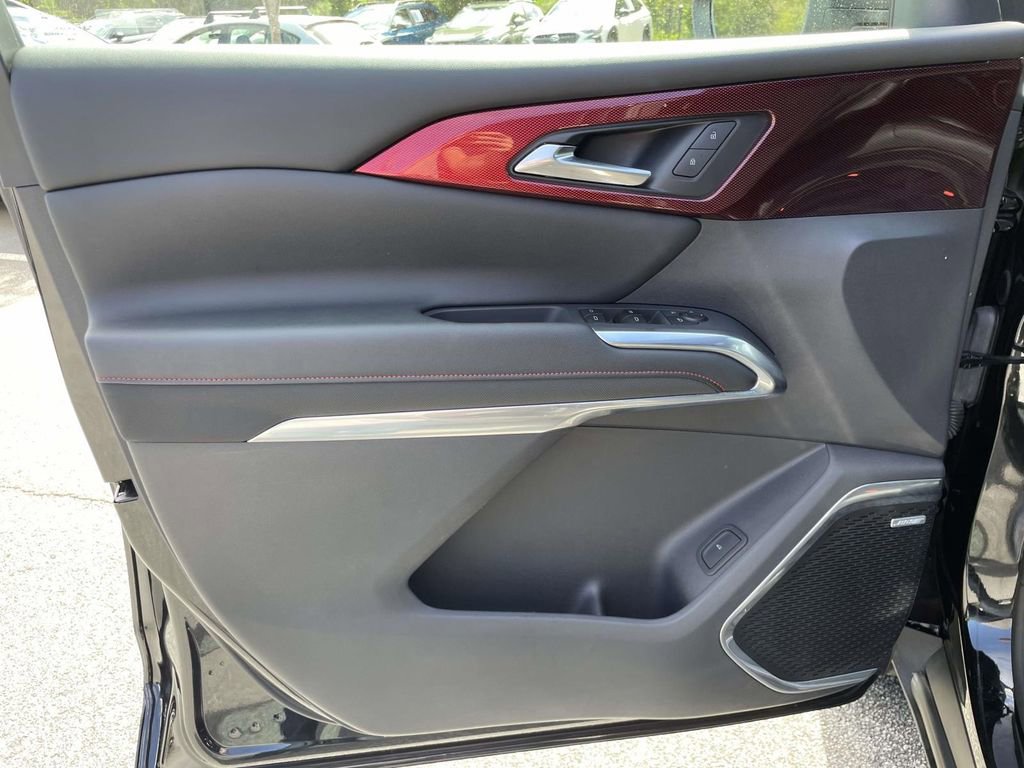 Used 2024 Chevrolet Traverse Z71 w/ Enhanced Driving Package image 17