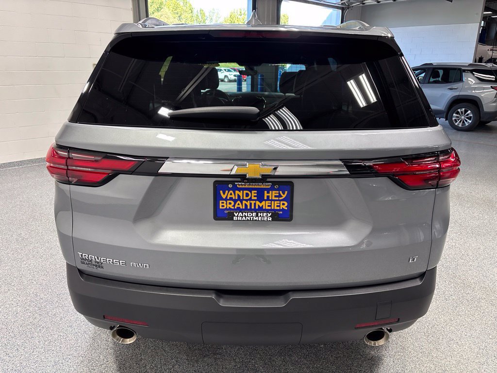 Used 2023 Chevrolet Traverse LT w/ LT Premium Package AWD/4WD image 6