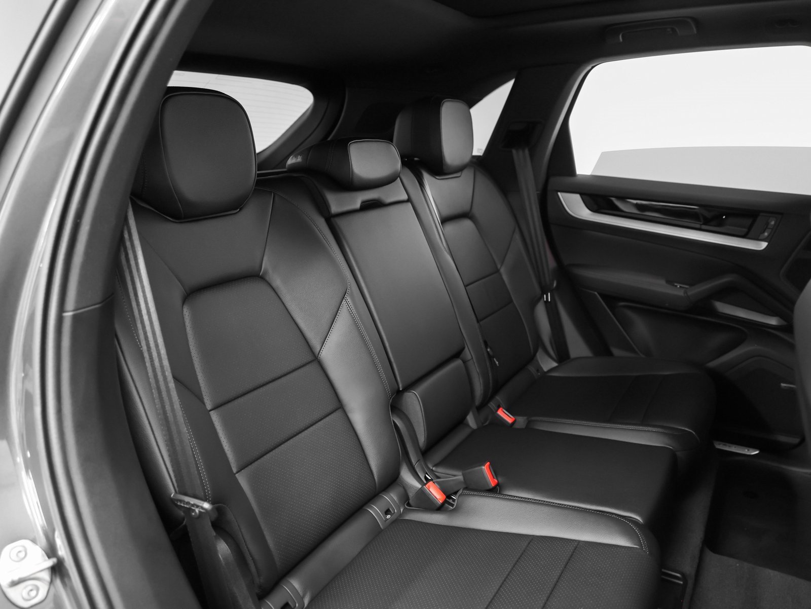 Certified 2025 Porsche Cayenne image 21