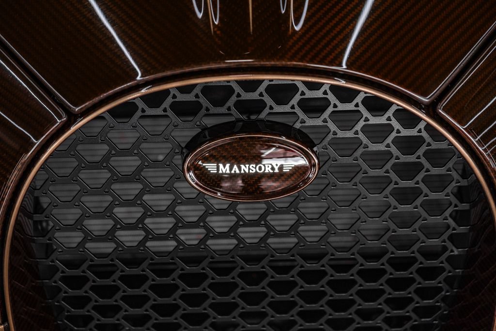 Used 2020 Bugatti Chiron AWD/4WD image 7