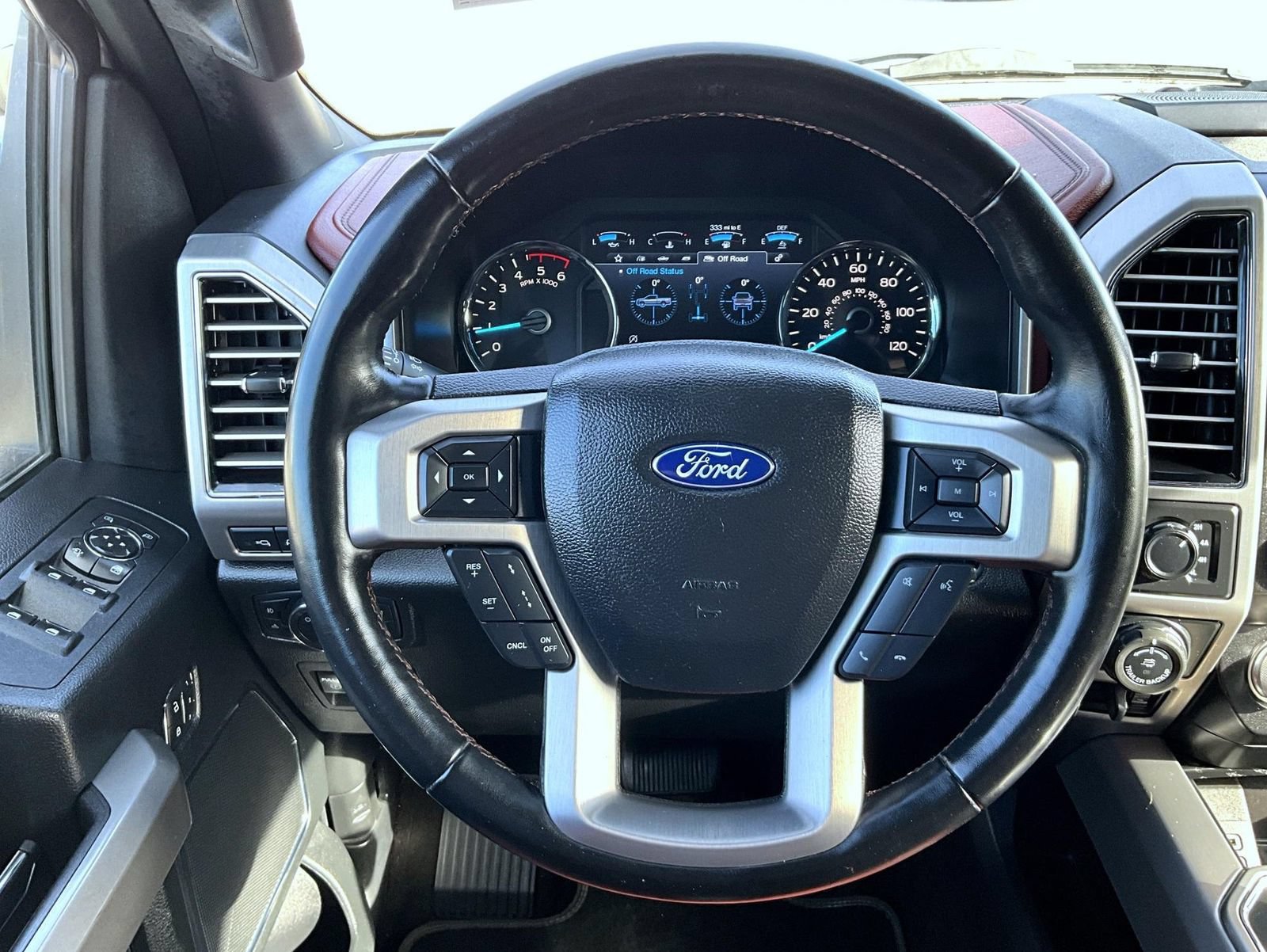 Used 2018 Ford F150 Platinum w/ Equipment Group 701A Luxury AWD/4WD image 15