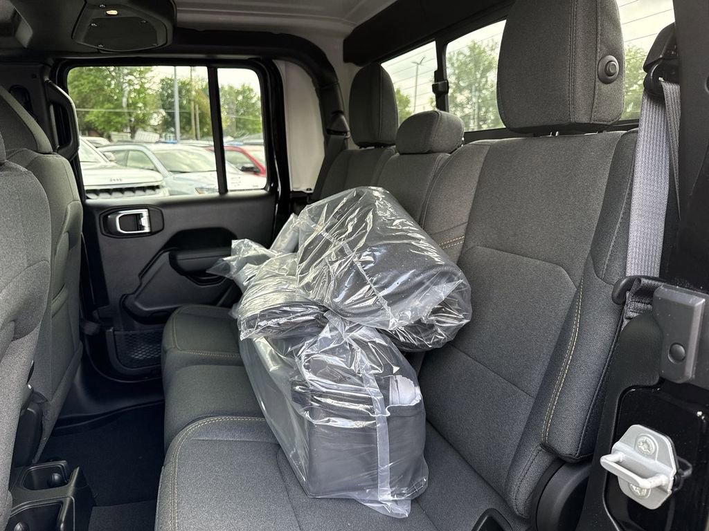 New 2026 Jeep Gladiator Sport AWD/4WD image 19