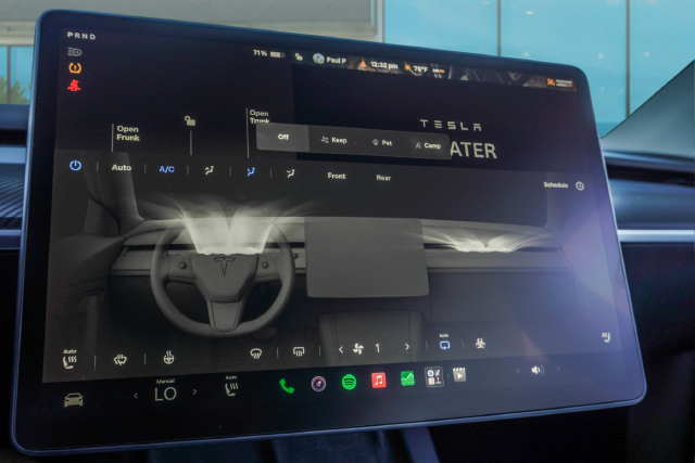 Used 2022 Tesla Model Y Performance AWD/4WD image 32
