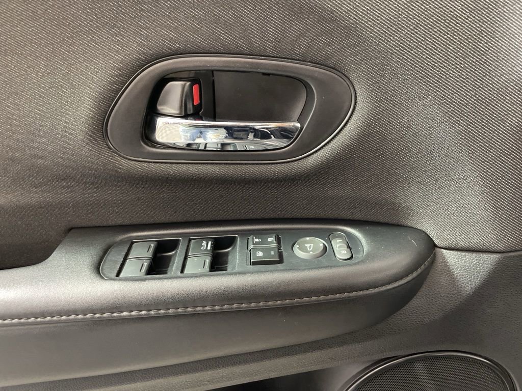 Used 2019 Honda HR-V LX image 9