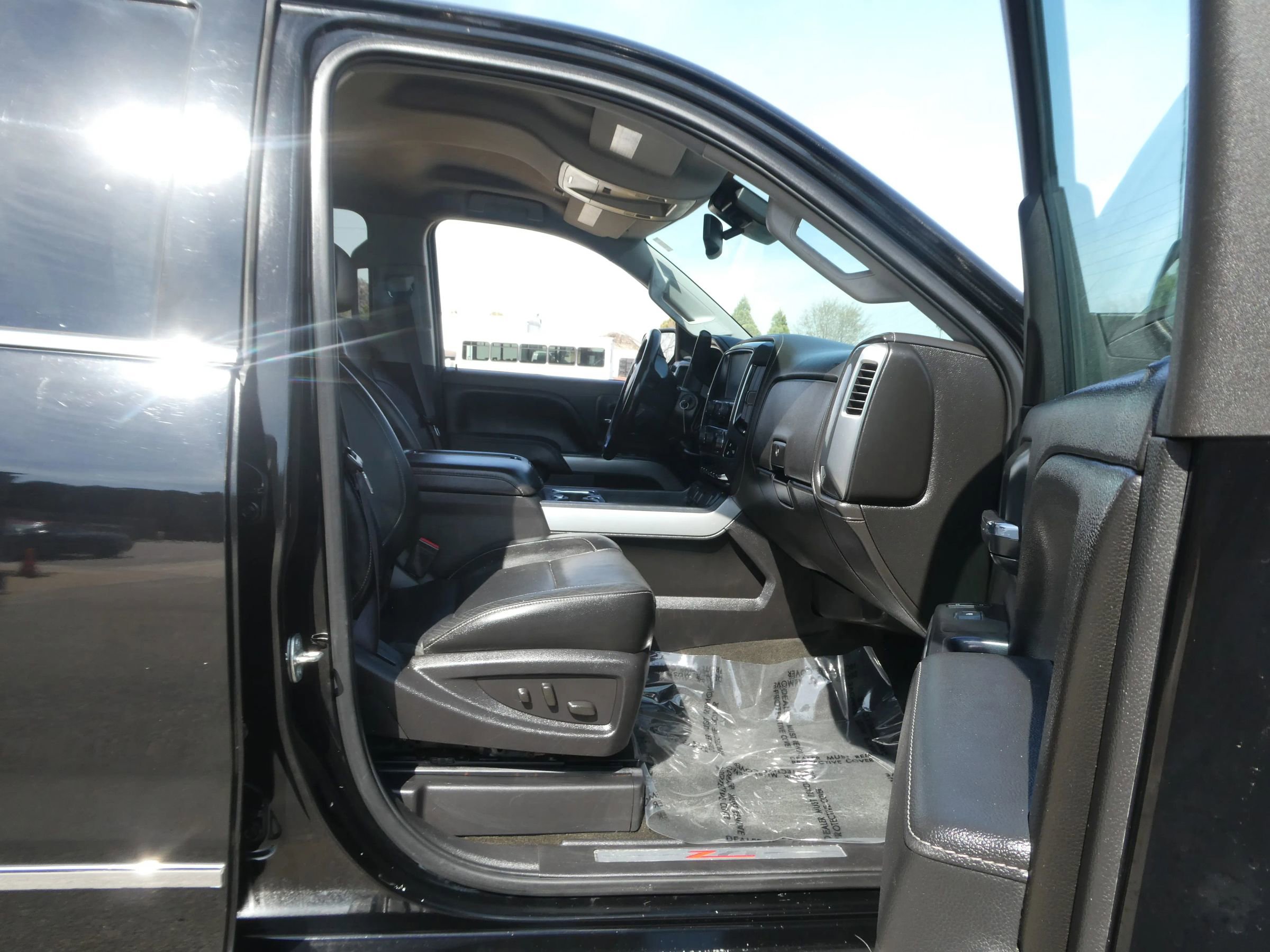 Used 2015 Chevrolet Silverado 2500 LTZ w/ LTZ Plus Package AWD/4WD image 24