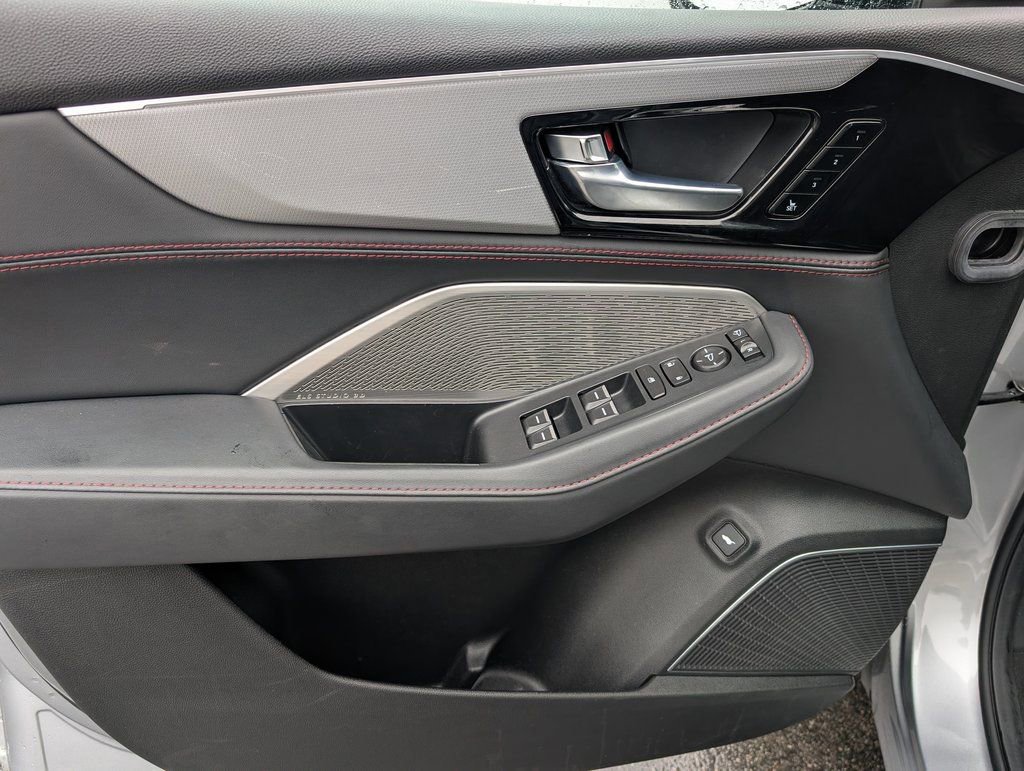 Used 2023 Acura MDX A-Spec image 15