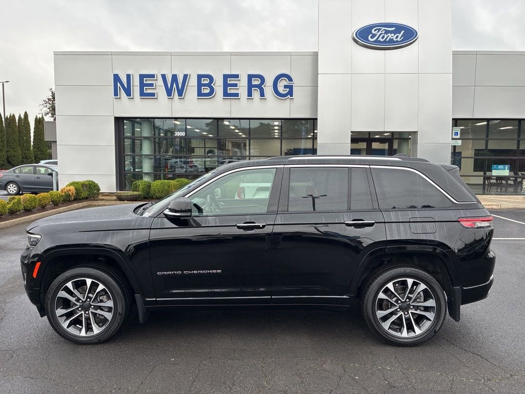 Used 2022 Jeep Grand Cherokee Overland w/ MOPAR Finishing Package AWD/4WD image 4