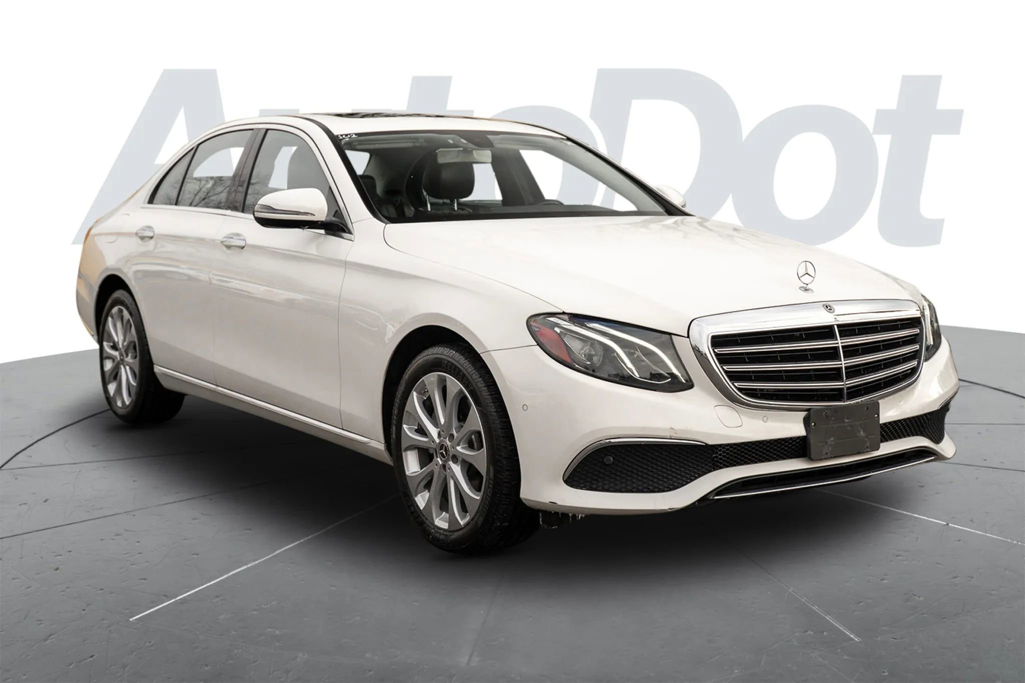 Used 2018 Mercedes-Benz E 300 4MATIC w/ Premium 1 Package image 4