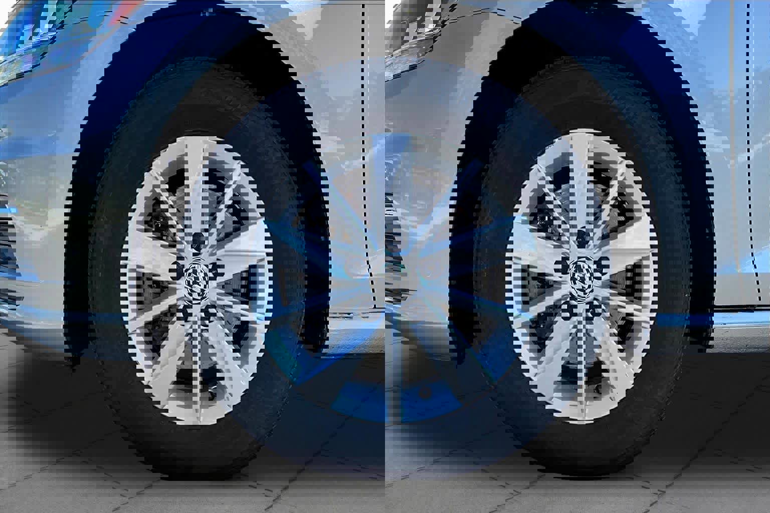 Used 2019 Volkswagen Golf S image 11