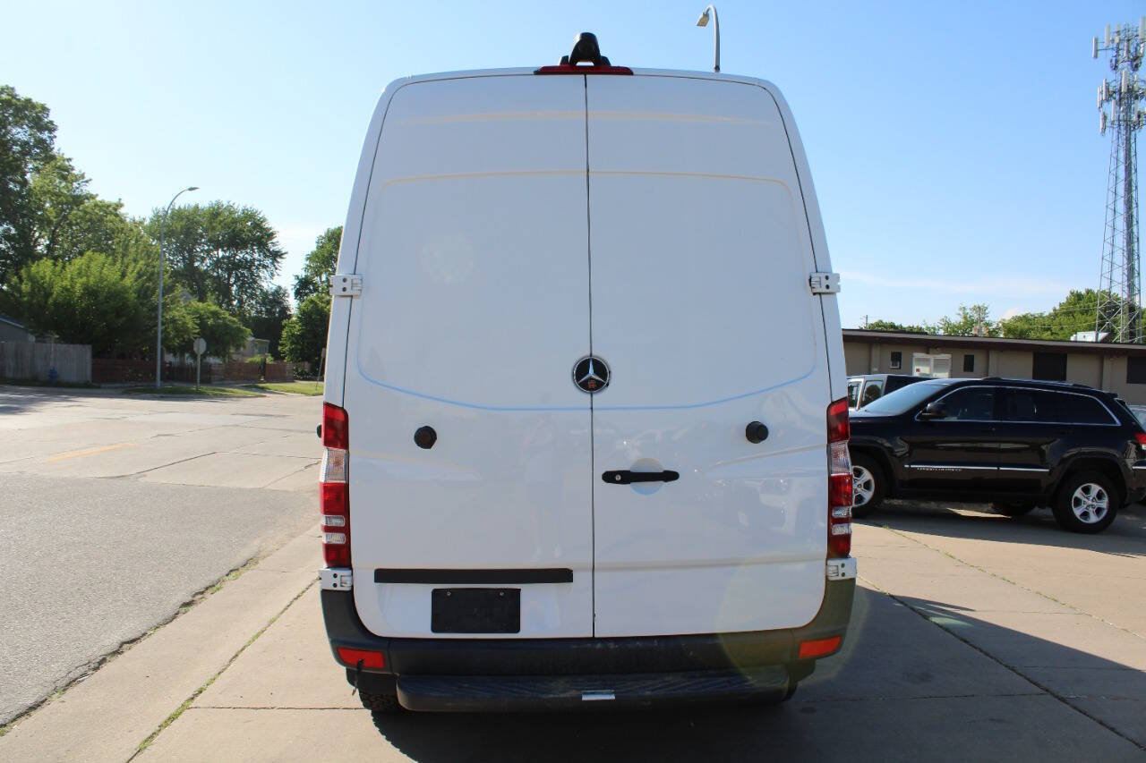 Used 2018 Mercedes-Benz Sprinter 2500 image 4