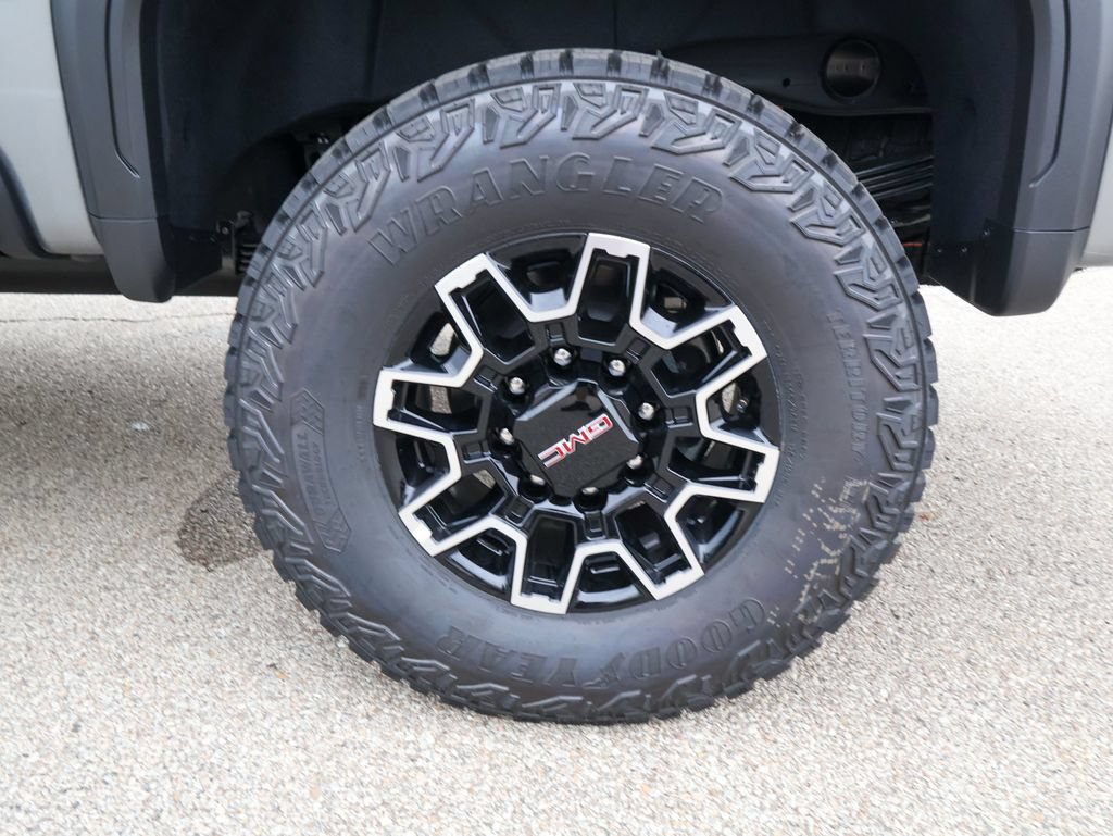New 2026 GMC Sierra 2500 AT4X w/ LPO, Black Badging Package AWD/4WD image 38