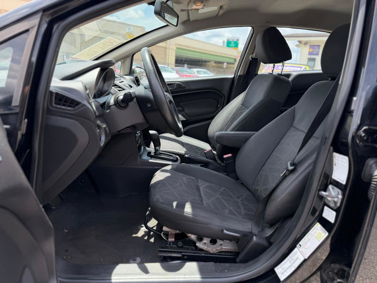 Used 2012 Ford Fiesta SEL FWD image 11