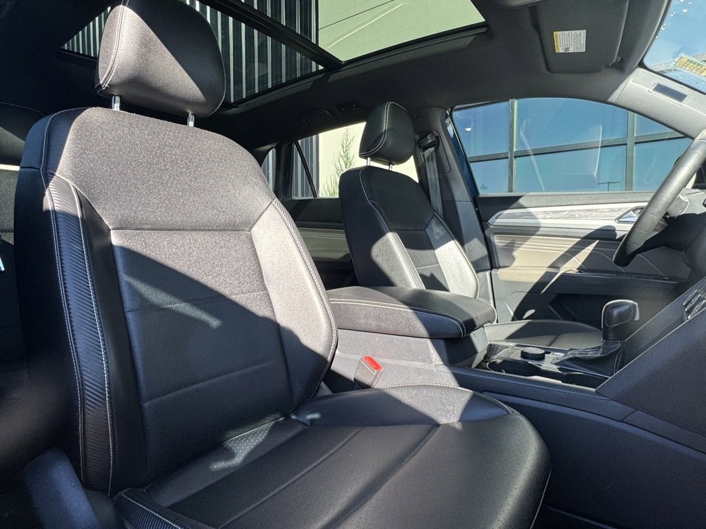 Used 2023 Volkswagen Atlas Cross Sport SE w/ Panoramic Sunroof Package image 22