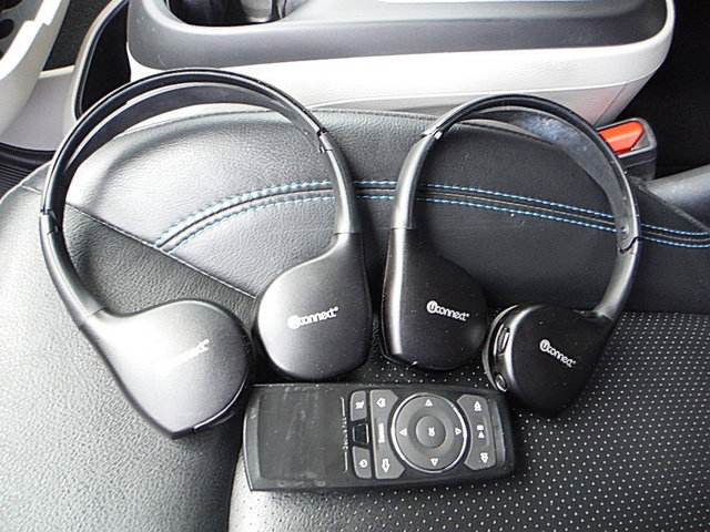 Used 2021 Chrysler Pacifica Touring-L w/ Uconnect Theater Family Group FWD image 46