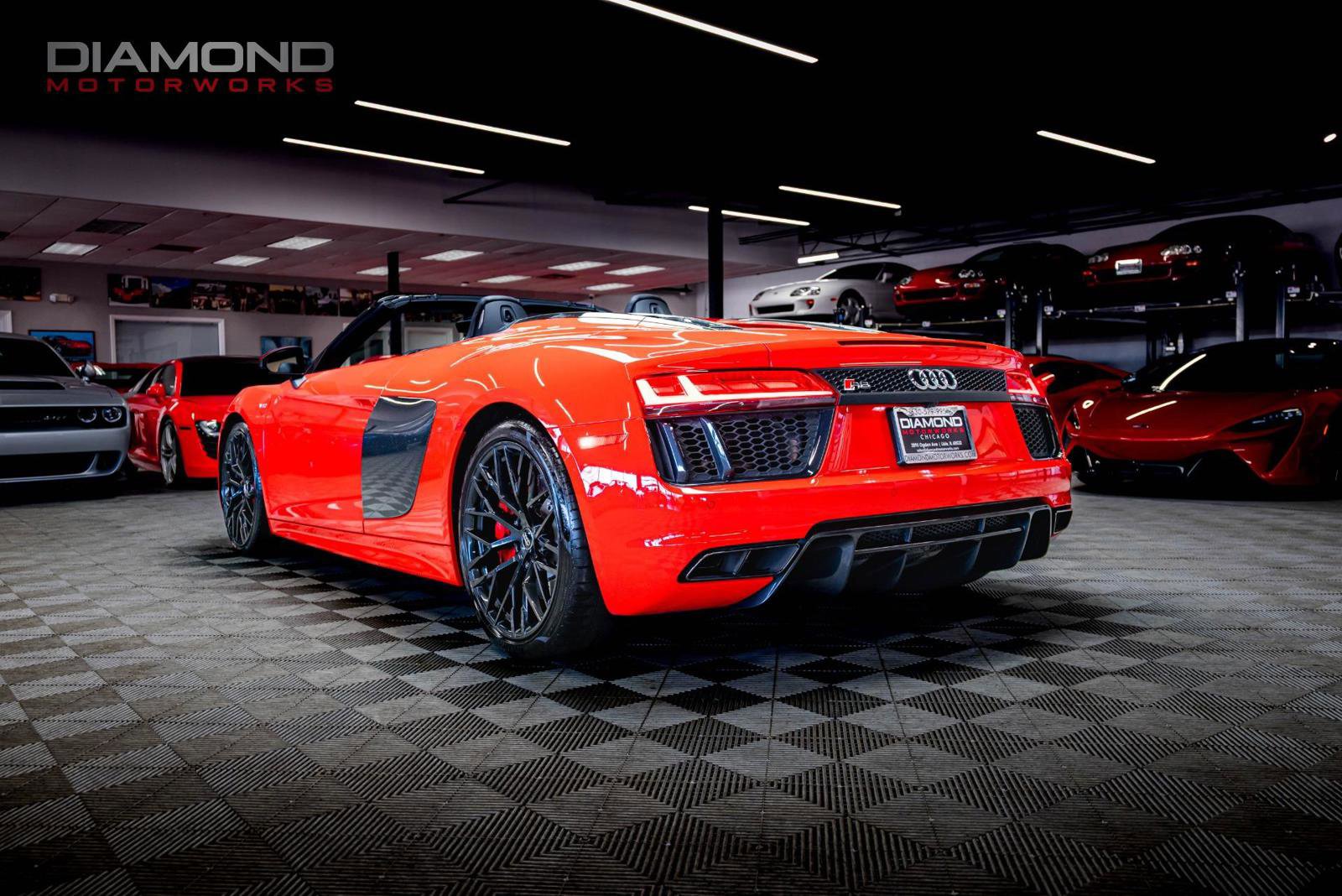 Used 2018 Audi R8 V10 w/ Carbon Exterior Package image 23