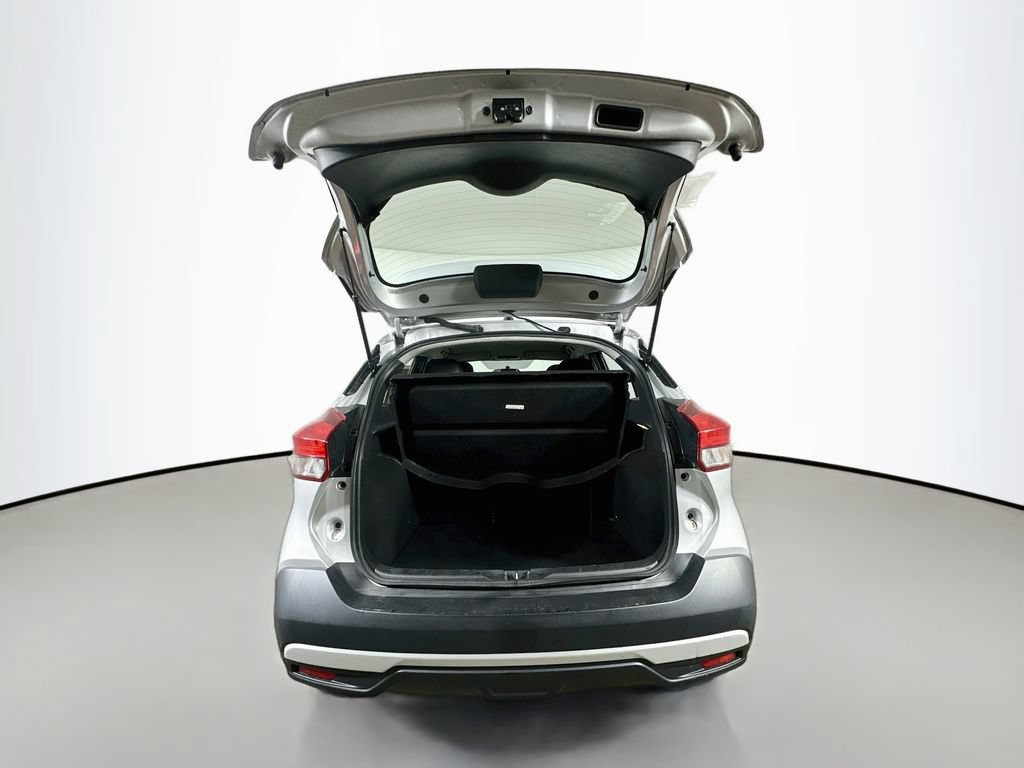 Used 2019 Nissan Kicks SR w/ SR Premium Package FWD image 32