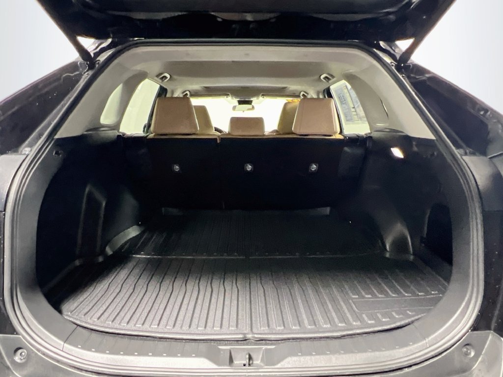 Used 2025 Toyota RAV4 XLE Premium FWD image 30