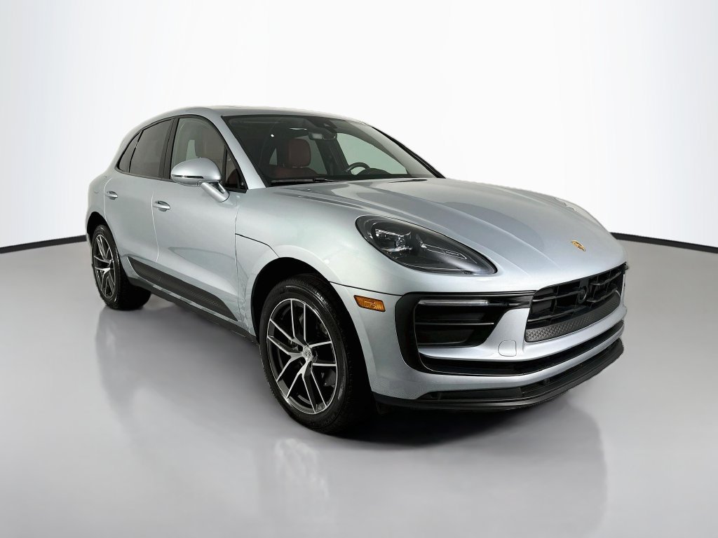 Certified 2024 Porsche Macan AWD/4WD image 7
