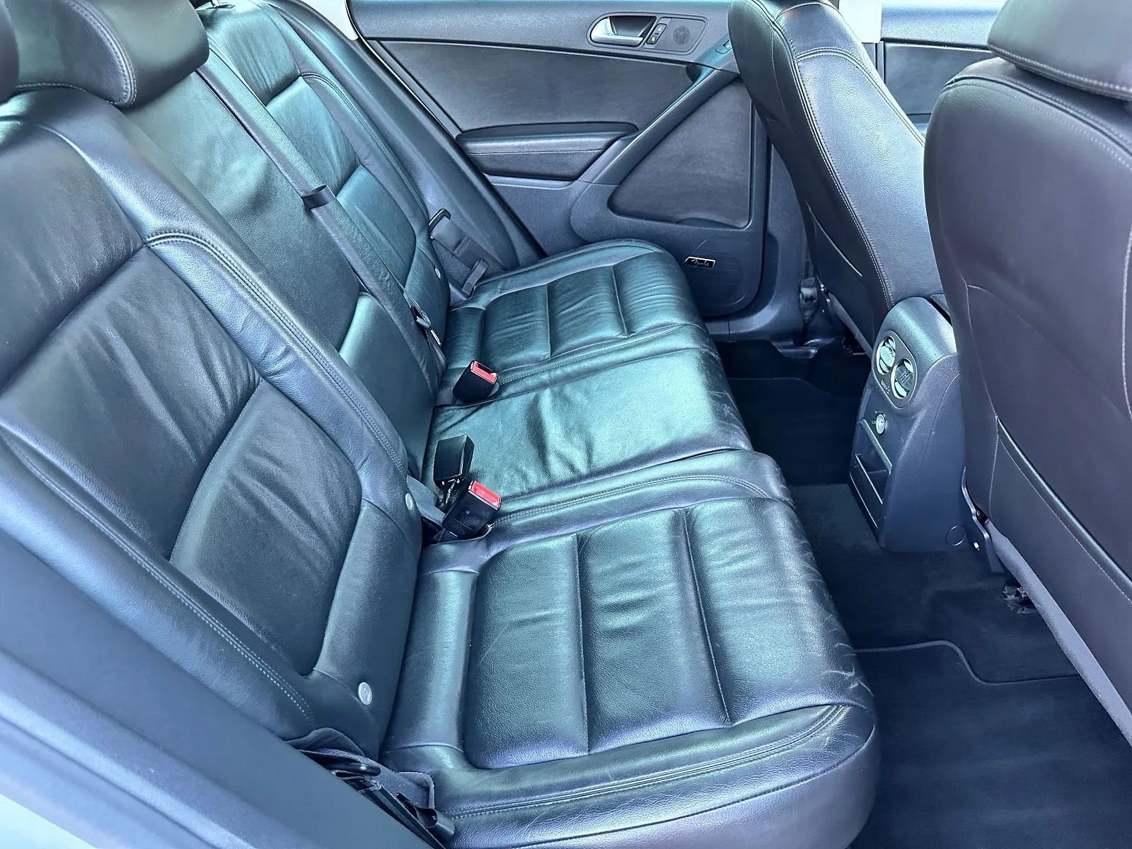 Used 2016 Volkswagen Tiguan SEL image 16