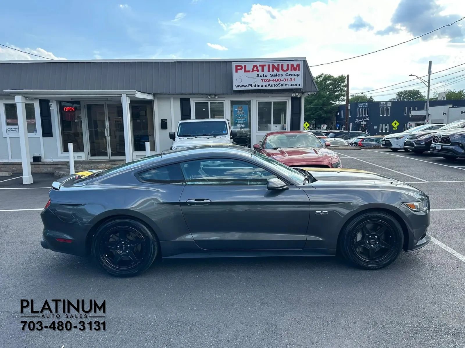 Used 2017 Ford Mustang GT RWD image 2