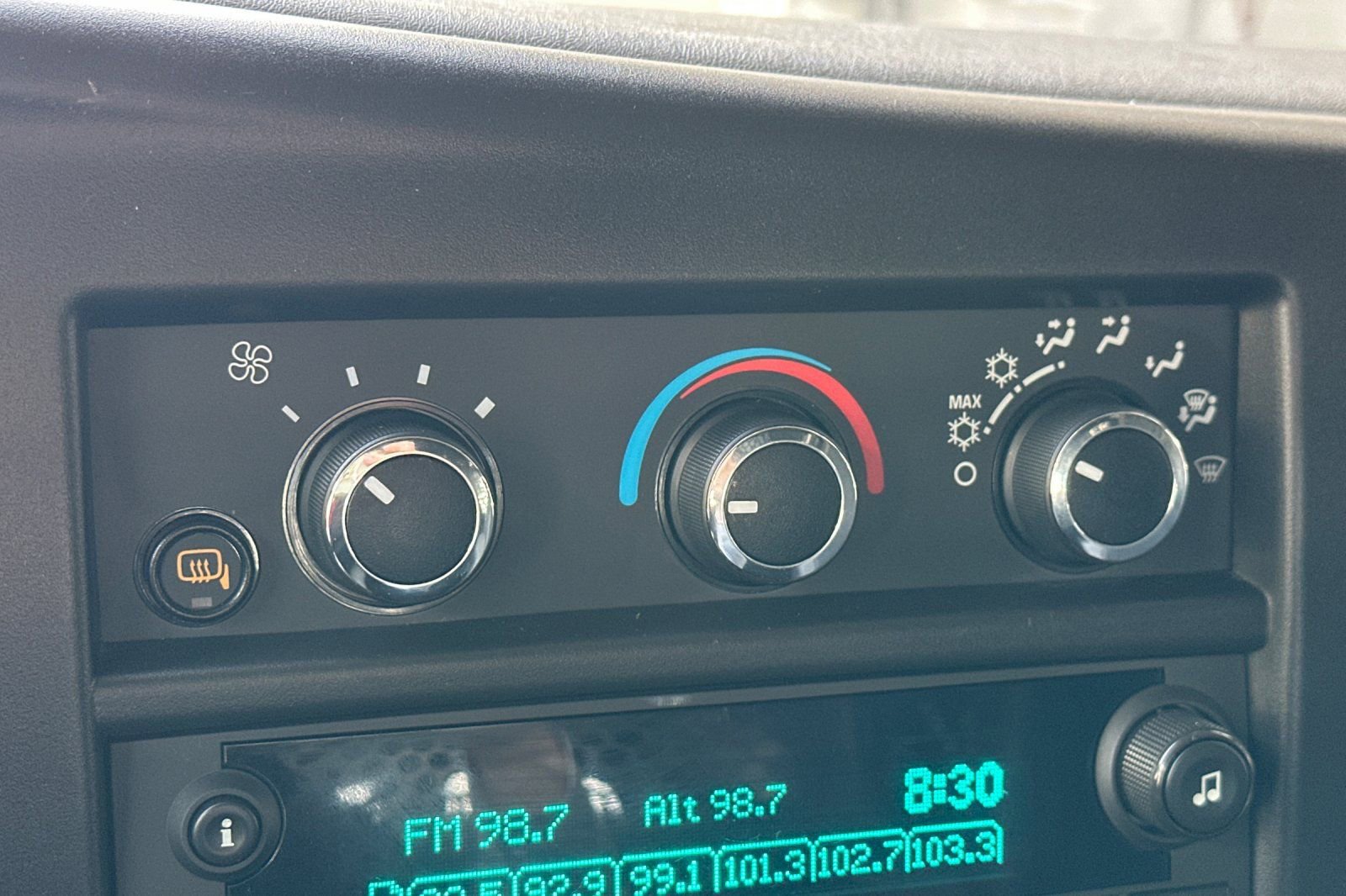 Certified 2024 GMC Savana 2500 w/ Driver Convenience Package image 23