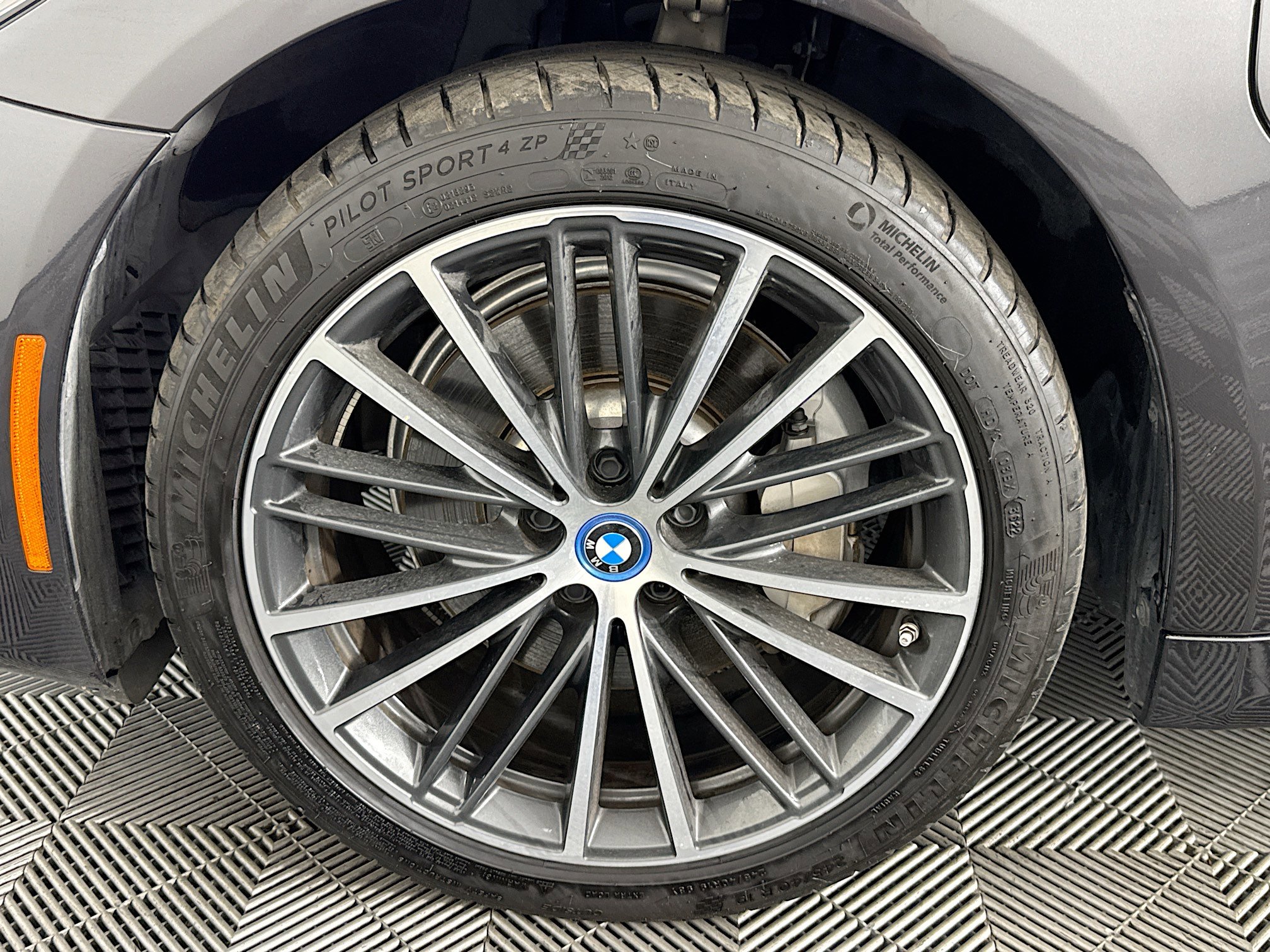 Used 2023 BMW 530e 530e w/ Premium Package image 37