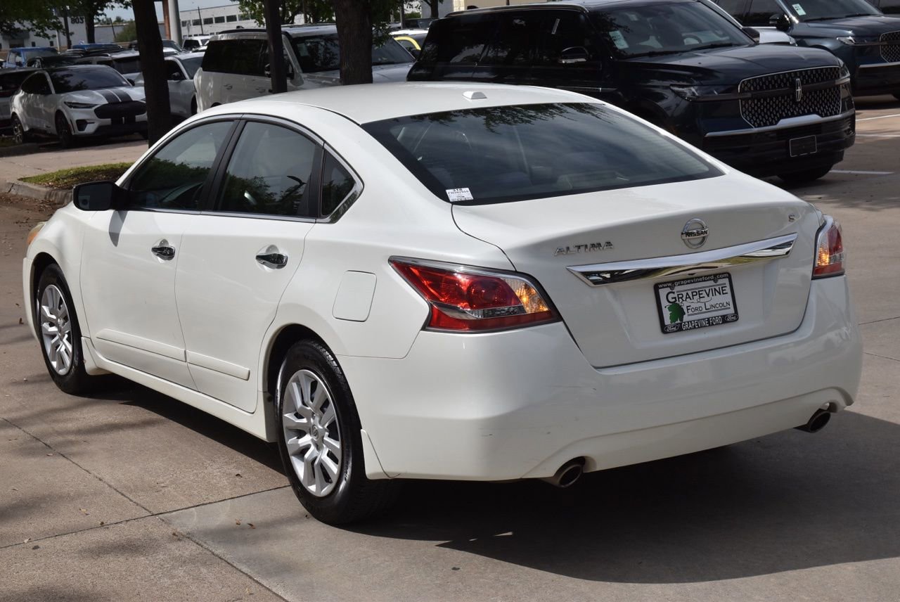 Used 2015 Nissan Altima 2.5 S w/ Power Driver Seat Package FWD image 10