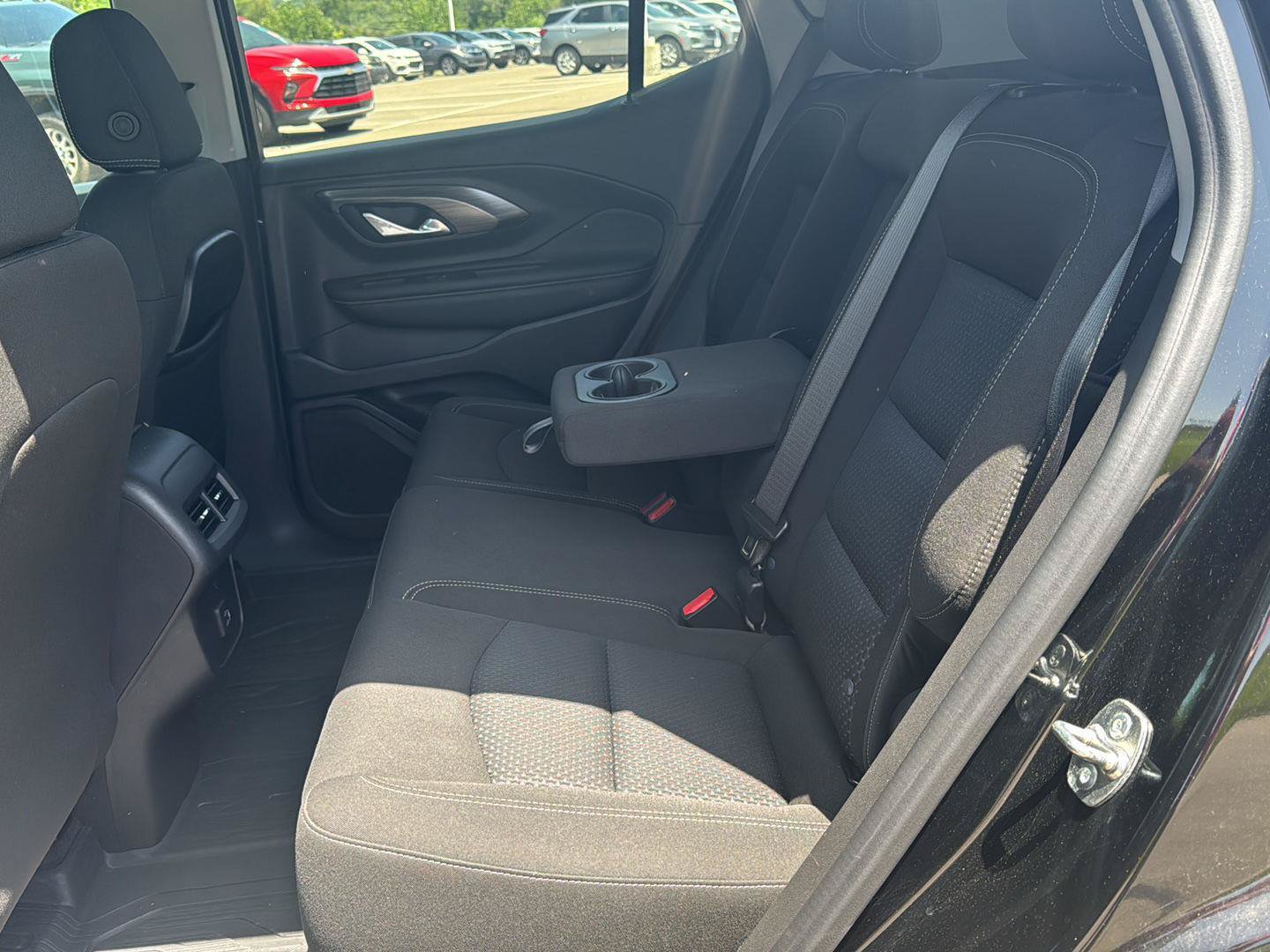 Used 2024 GMC Terrain SLE w/ Driver Convenience Package AWD/4WD image 10