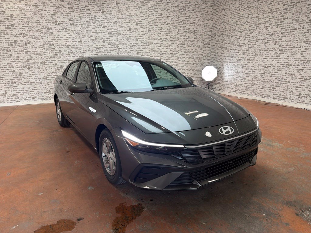 New 2026 Hyundai Elantra SE