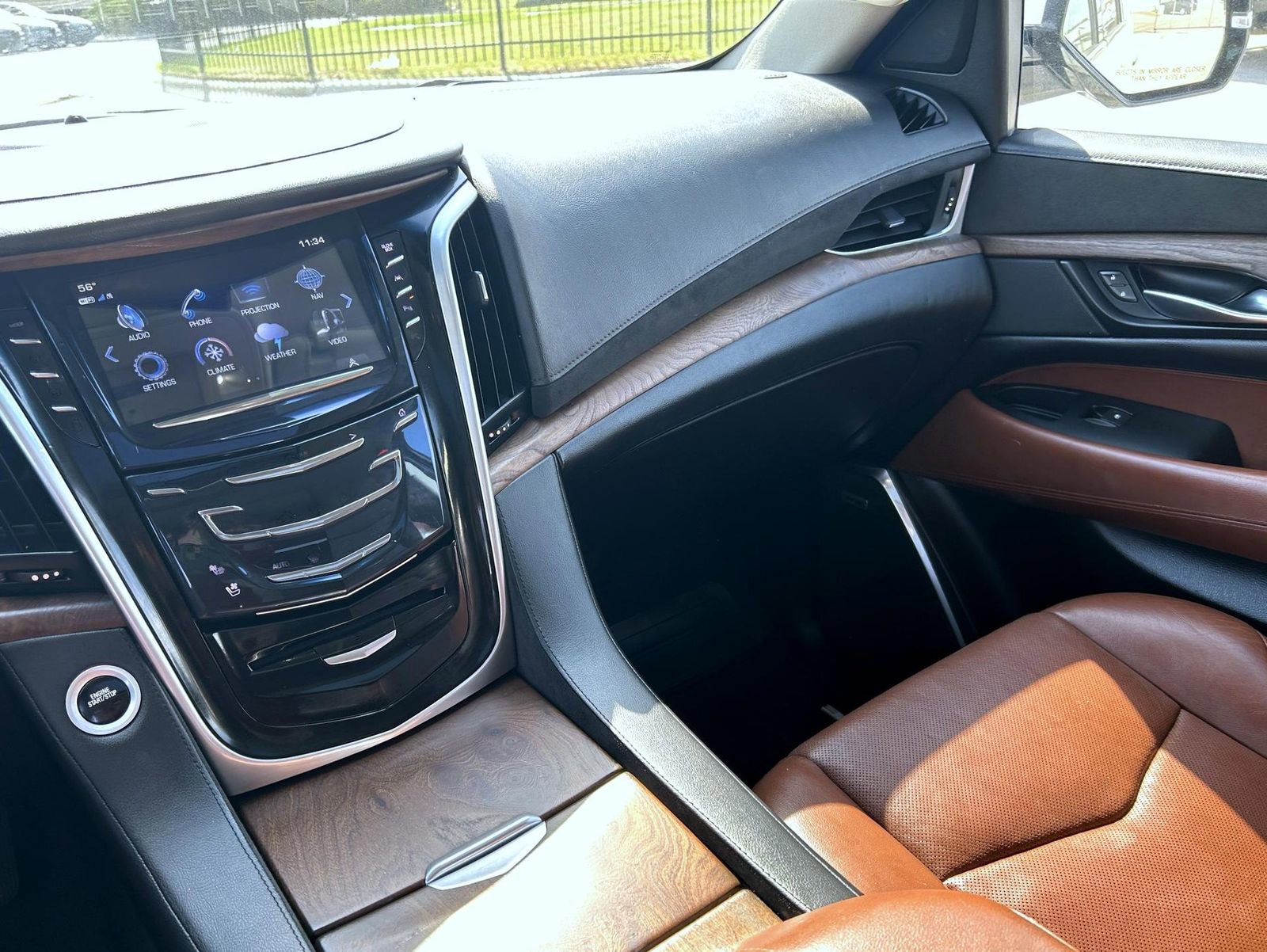 Used 2020 Cadillac Escalade ESV Premium Luxury image 21