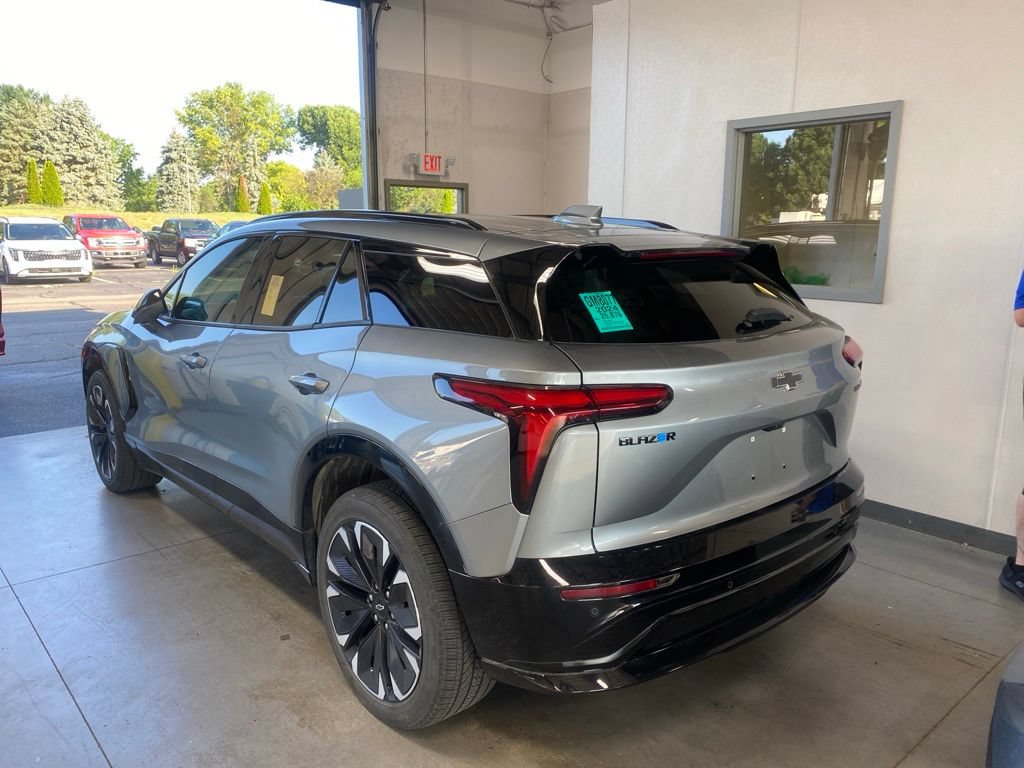 Used 2024 Chevrolet Blazer EV RS AWD/4WD image 3
