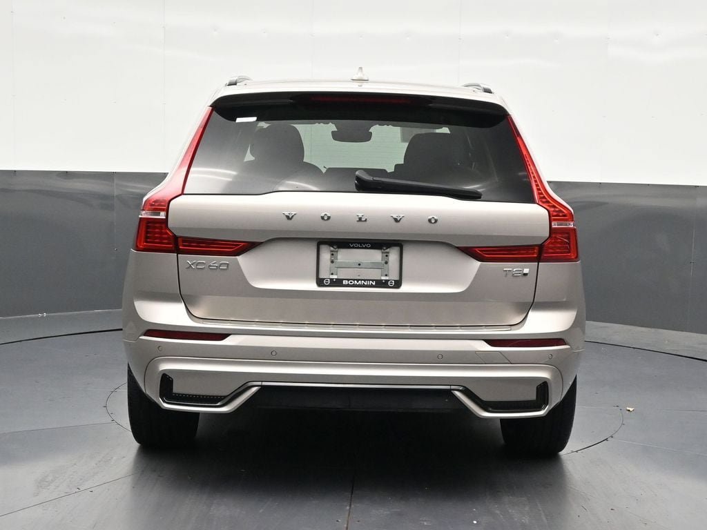 Used 2025 Volvo XC60 T8 Plus w/ Protection Package Premier AWD/4WD image 5