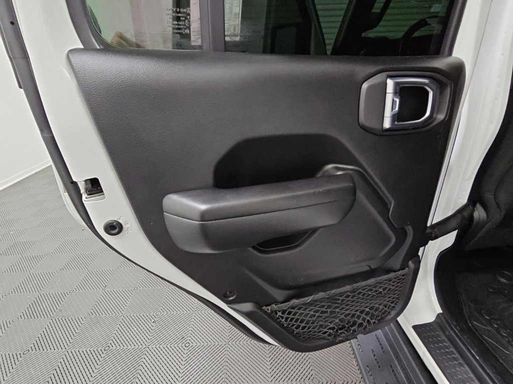 Used 2021 Jeep Wrangler Unlimited Rubicon AWD/4WD image 34