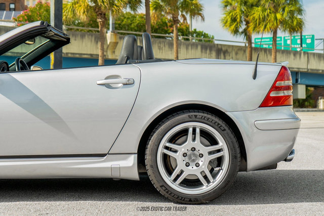 Used 2003 Mercedes-Benz SLK 32 AMG image 5