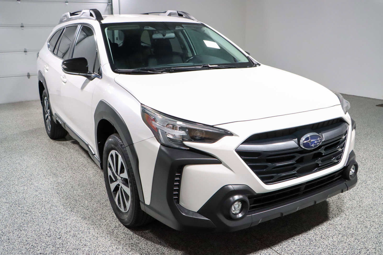 Used 2024 Subaru Outback Premium image 5