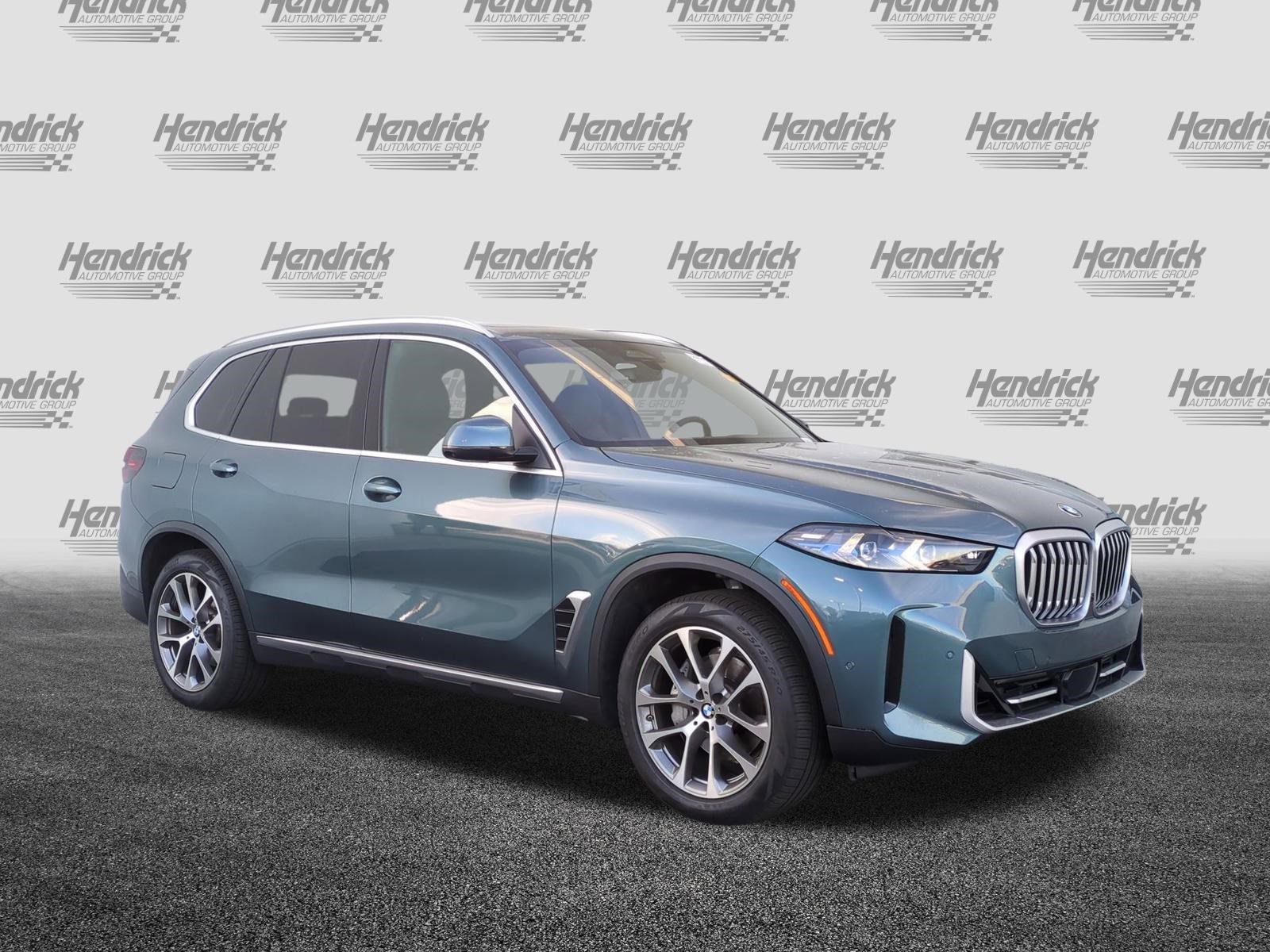 Used 2026 BMW X5 sDrive40i image 2