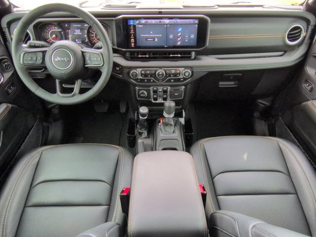 Used 2025 Jeep Gladiator Sport AWD/4WD image 15
