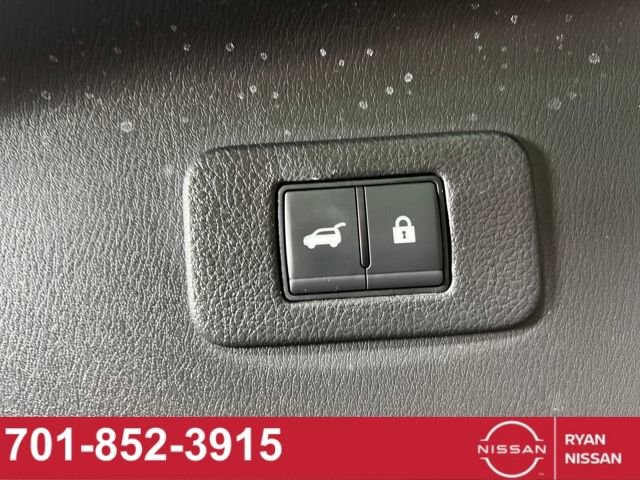 Used 2023 Nissan Armada Platinum w/ Captain's Chairs Package image 9