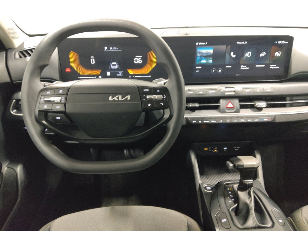 Used 2025 Kia K4 FWD image 22
