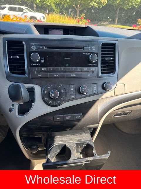 Used 2011 Toyota Sienna LE FWD image 8