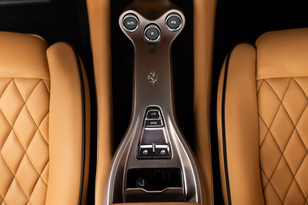 Used 2011 Ferrari California image 91